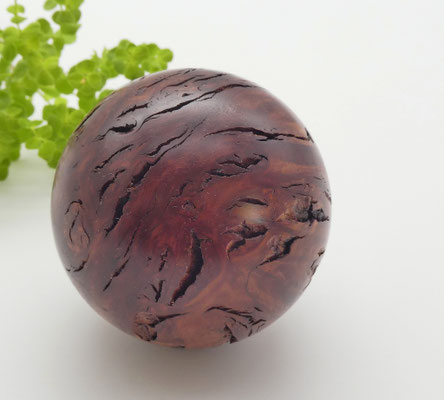 Holzkugel aus Jarrahmaser 62 mm