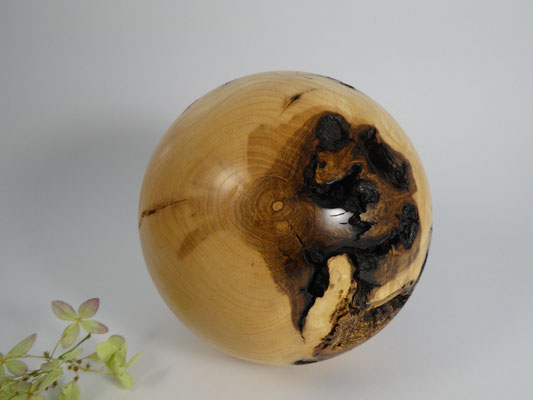Holzkugel aus Esche