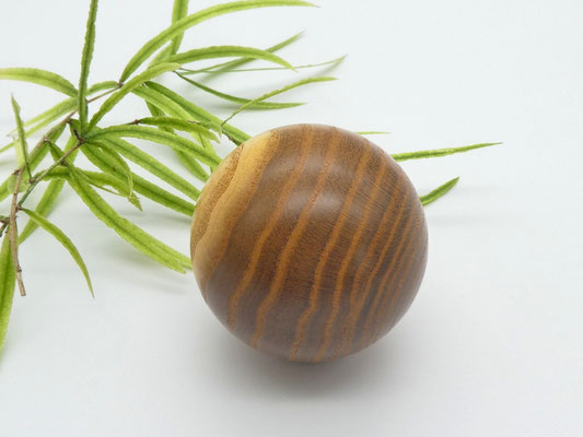 Holzkugel aus Maulbeerbaum 50 mm