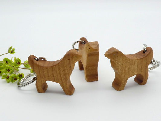 Hund Schlüsselanhänger aus Kirsche