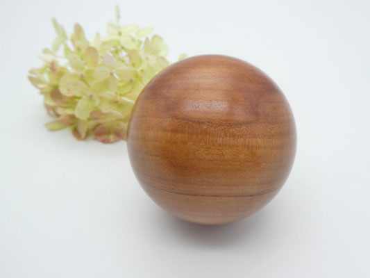 Holzkugel aus Birne 54 mm