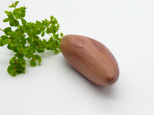 Handschmeichler aus Holz - Zeder (Bleistiftzeder)