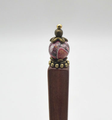 Haarstab aus Zwetschge & Mosaikstein