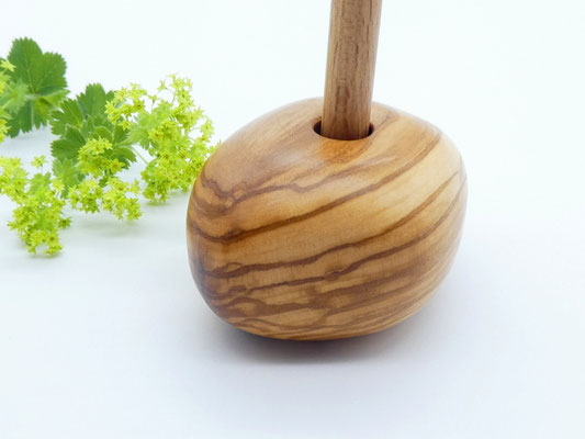 Stiftehalter aus Olivenholz für den Schreibtisch