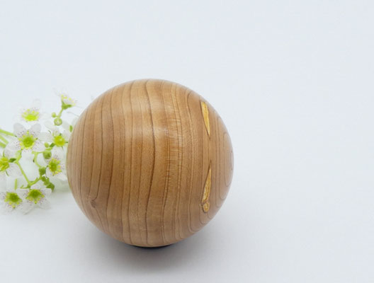 Holzkugel aus Flieder 48 mm