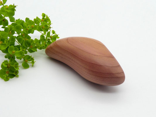 Handschmeichler aus Holz - Zeder (Bleistiftzeder)