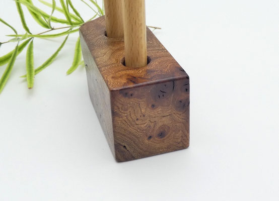 Stiftehalter aus Ulmenmaserholz
