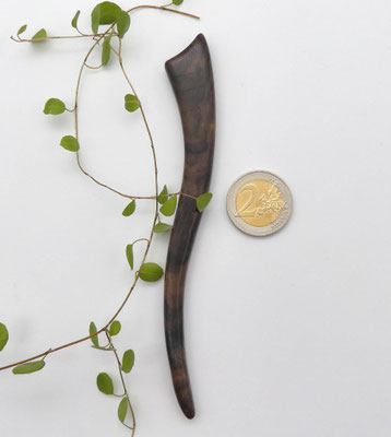 Haarstab aus Holz - Nussbaumwurzel