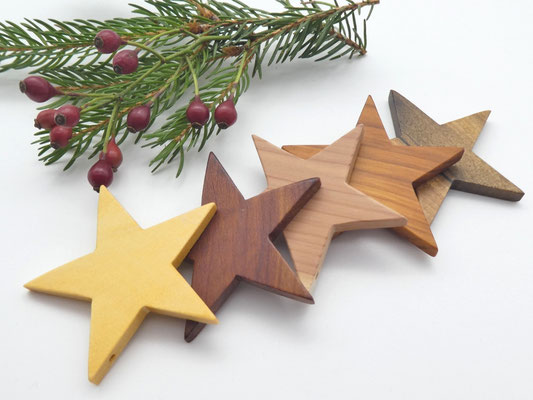 5 Holzsterne aus verschiedenen Hölzern