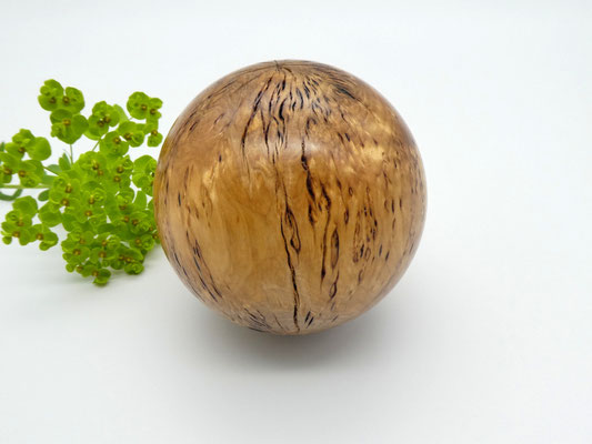 Holzkugel aus Eisbirke 82 mm