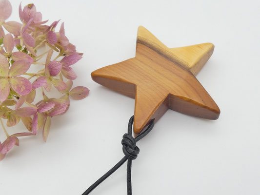 Stern-Anhänger aus Eibe