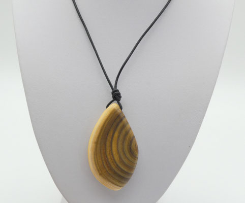 Holz-Anhänger aus Essigbaum