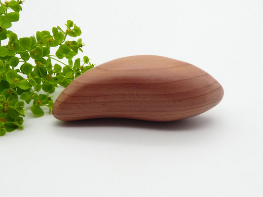Handschmeichler aus Holz - Zeder (Bleistiftzeder)