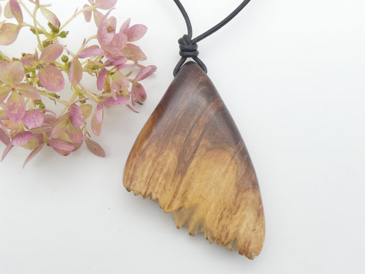 Holz-Anhänger aus Ahornmaser