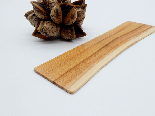 Lesezeichen aus Holz - echtes Wacholderholz
