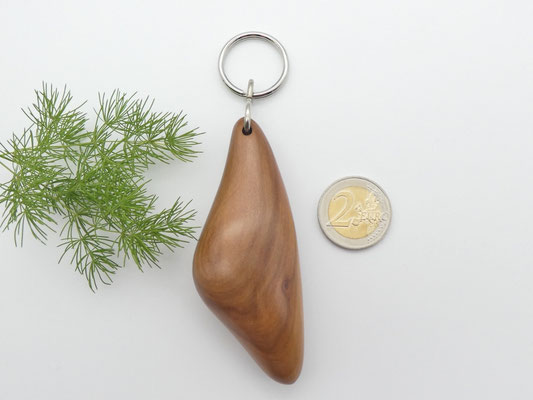 Schlüsselanhänger-Handschmeichler aus Apfelbaum