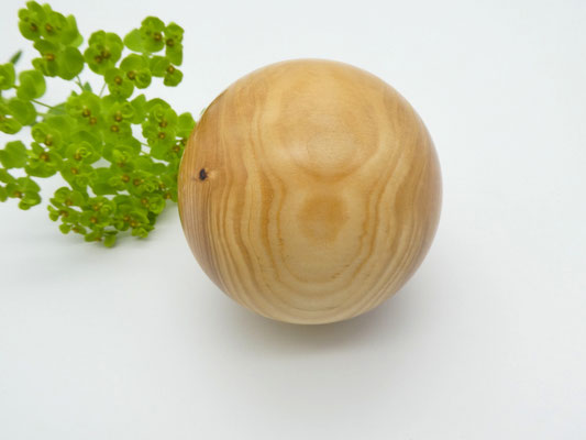 Holzkugel aus Lärche 64 mm