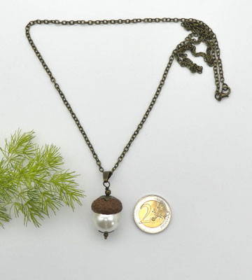 Naturschmuck-Anhänger mit Eichel & Muschelkernperle