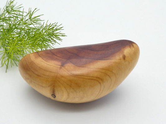 Handschmeichler aus Holz - chinesischer Wacholder