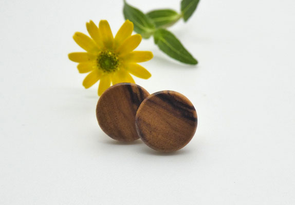 Ohrstecker aus Olivenholz