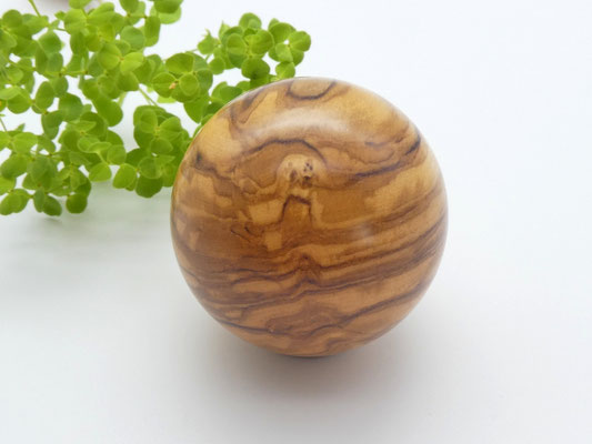 Holzkugel aus Olivenholz, 52 mm