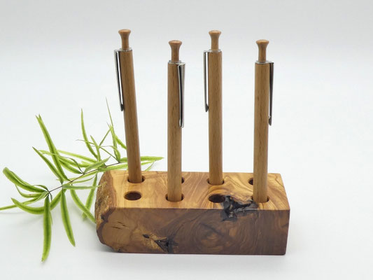 Stiftehalter aus Olivenholz für 8 Stifte