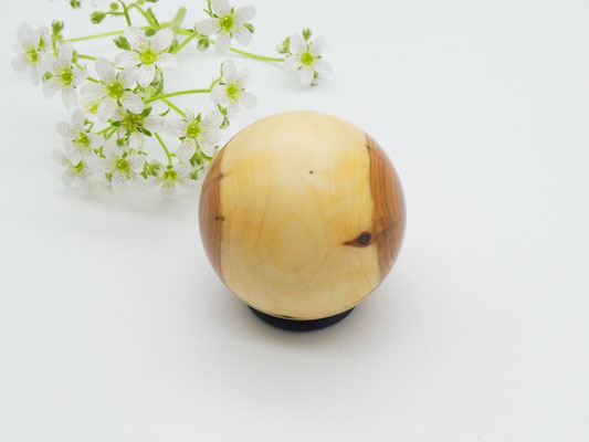 Holzkugel aus Eibe 42 mm