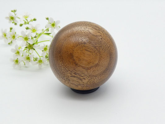 Holzkugel aus Walnuss 54 mm