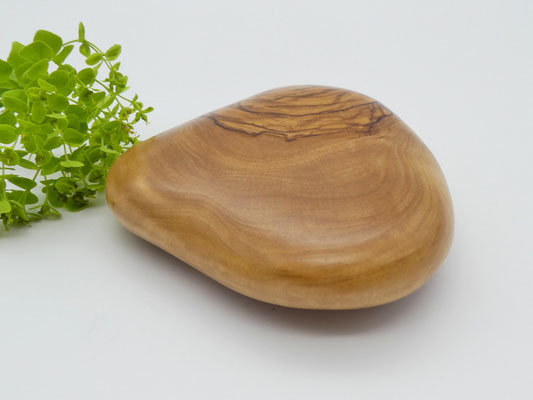 Handschmeichler aus Olivenholz