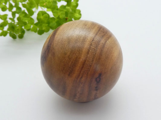 Holzkugel aus Amber, 48 mm