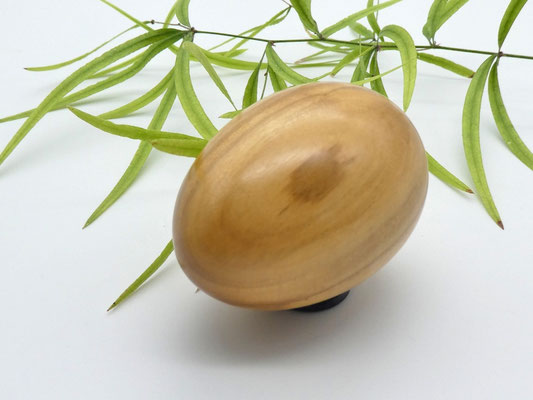Osterei aus Holz -Olivenholz für das Osternest