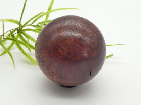 Holzkugel aus australischem Jarrah 56 mm