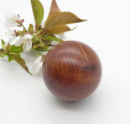 Holzkugel aus Sheoak 48 mm