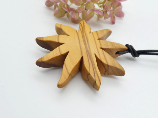 Schmuckanhänger aus Holz - Sonne aus Olivenholz