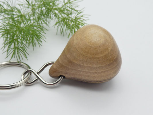 Schlüsselanhänger-Handschmeichler aus Walnuss