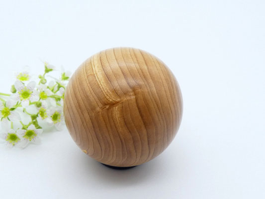 Holzkugel aus Flieder 48 mm