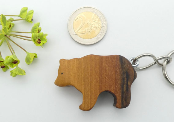Schlüsselanhänger Bär aus Walnuss