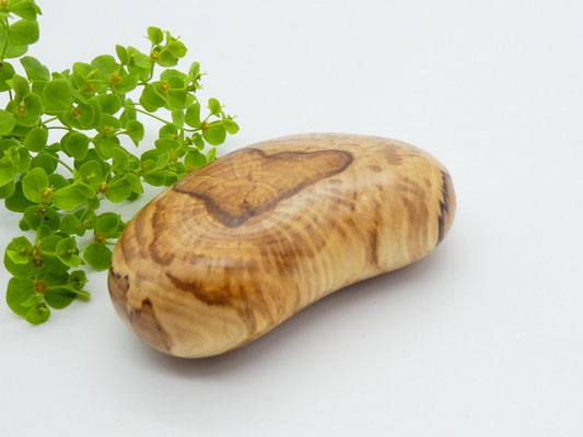 Handschmeichler aus gestockter Eberesche