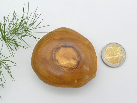 Handschmeichler aus Olivenholz