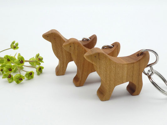 Hund Schlüsselanhänger aus Kirsche