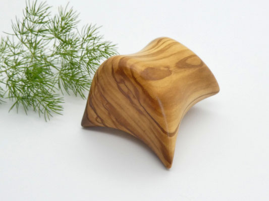 Handschmeichler-Objekt aus Holz - Olivenholz