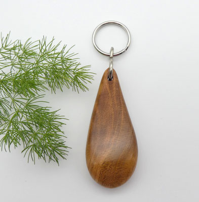 Handschmeichler-Schlüsselanhänger aus Kirsche