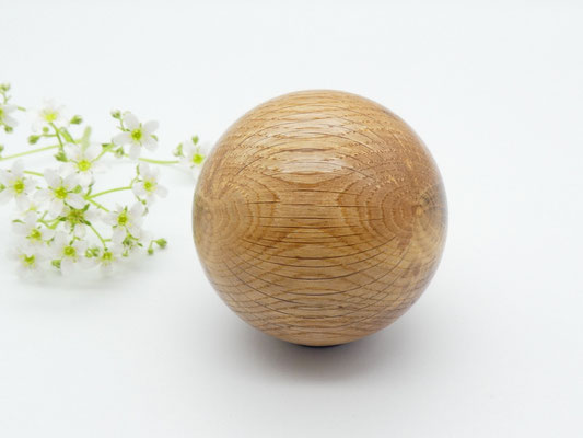 Holzkugel aus Eiche 68 mm