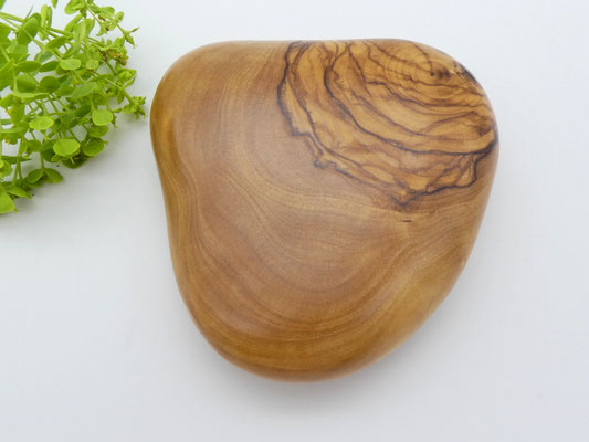 Handschmeichler aus Olivenholz