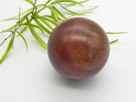 Holzkugel aus australischem Jarrah 56 mm