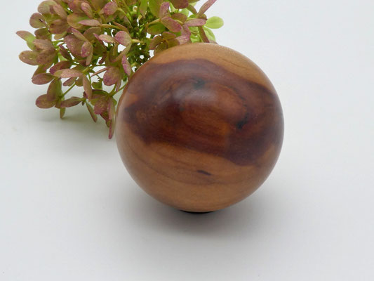 Holzkugel aus Birne 58 mm
