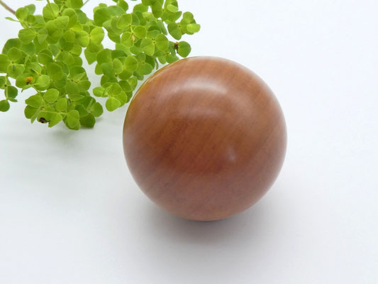 Holzkugel aus Elsbeere, 48 mm
