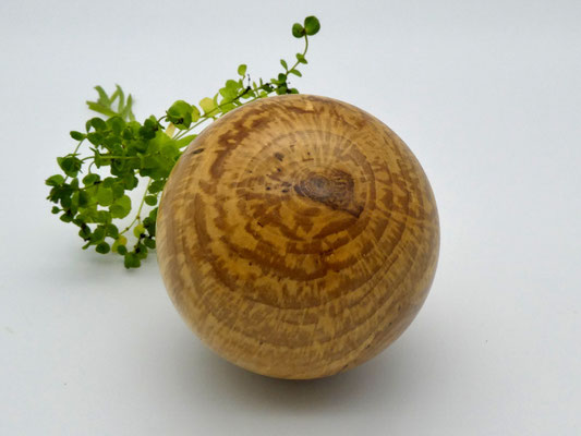 Holzkugel aus Eberesche 82 mm
