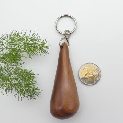 Schlüsselanhänger-Handschmeichler aus Zwetschge