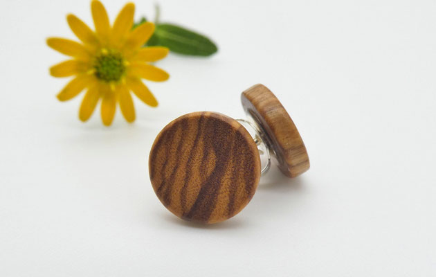 Ohrstecker aus Olivenholz 10 mm